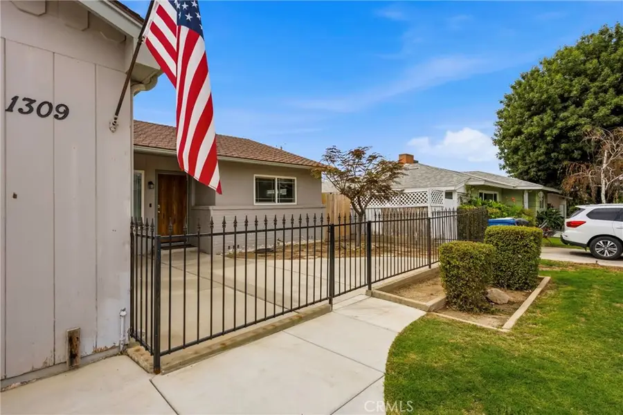 1309 Shattuck Avenue, Bakersfield, CA 93305 - #3
