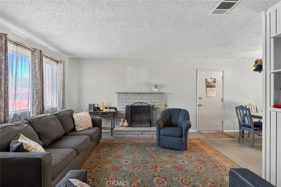 10821 E Avenue R14, Littlerock, CA 93543 - #2