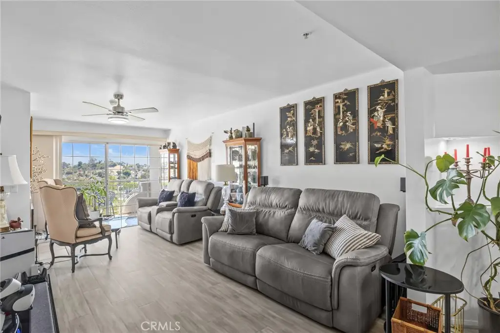 4755 Templeton St #2215, Los Angeles, CA 90032 - #1