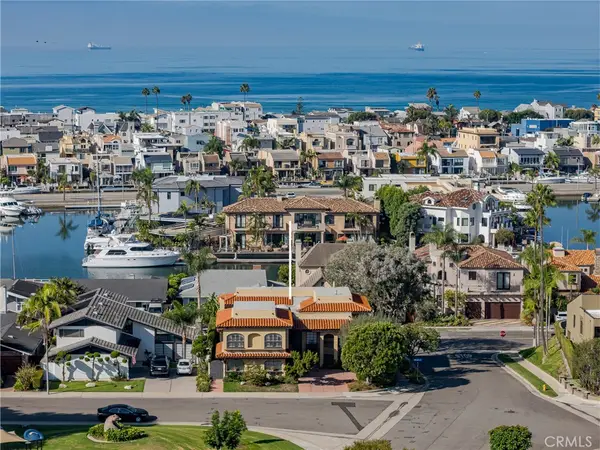 16581 Melville Circle, Huntington Beach, CA 92649