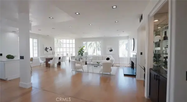 117 N Gale #PH 5, Beverly Hills, CA 90211