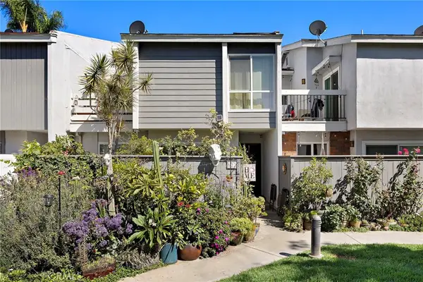 622 Whitney Way, Costa Mesa, CA 92626