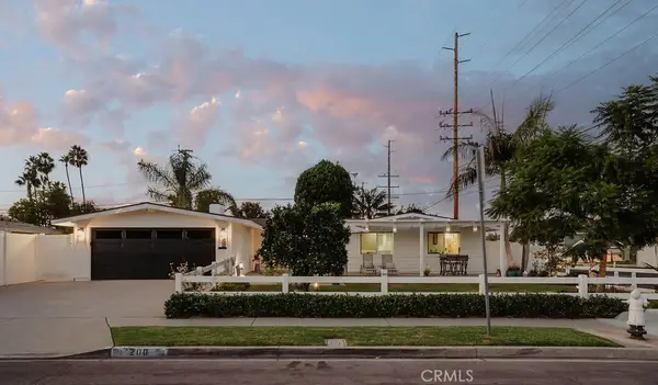 200 Wake Forest, Costa Mesa, CA 92626