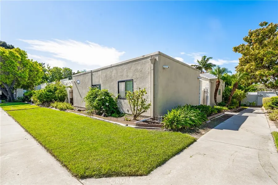 2005 Via Mariposa W #D, Laguna Woods, CA 92637 - #2