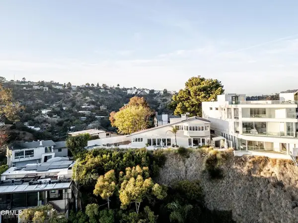 8326 Grand View Drive, Los Angeles, CA 90046