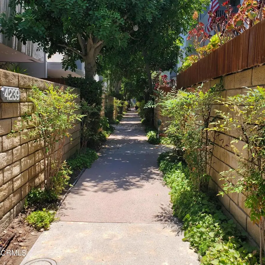 4231 Sarah Street #15, Burbank, CA 91505 - Image #2