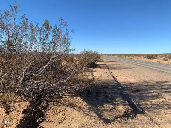 140 Th F8 Street E, Lancaster, CA 93535