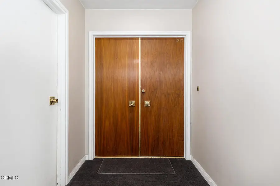 385 S Oakland Avenue #205, Pasadena, CA 91101 - Image #2