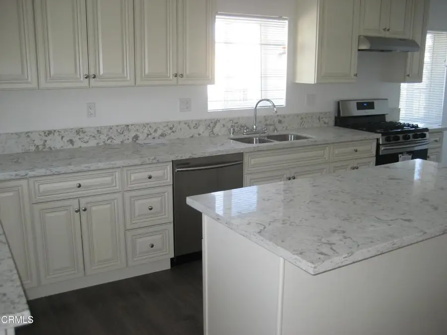 10143 Mountair Avenue, Tujunga, CA 91042 - #3