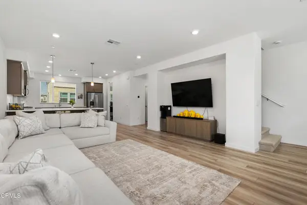 27560 Sanctuary Court, Valencia, CA 91381