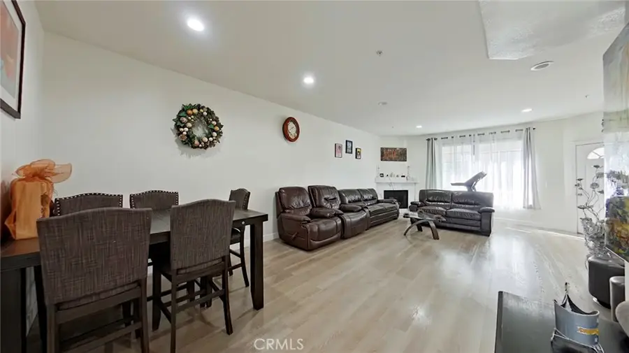 18347 Saticoy #6, Reseda, CA 91335 - Image #2