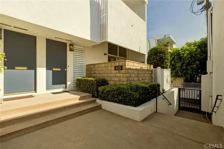 4331 W Sarah Street #10, Burbank, CA 91505 - #3