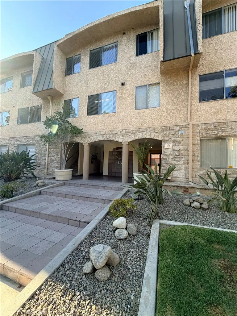 377 W California #27, Glendale, CA 91203 - #3