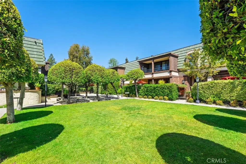885 S Orange Grove Boulevard #2, Pasadena, CA 91105 - #1