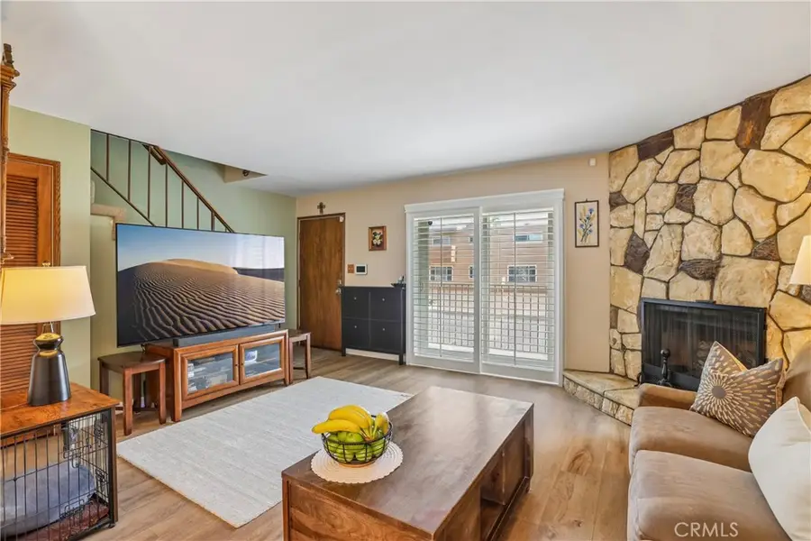 569 E Tujunga Avenue #B, Burbank, CA 91501 - #3