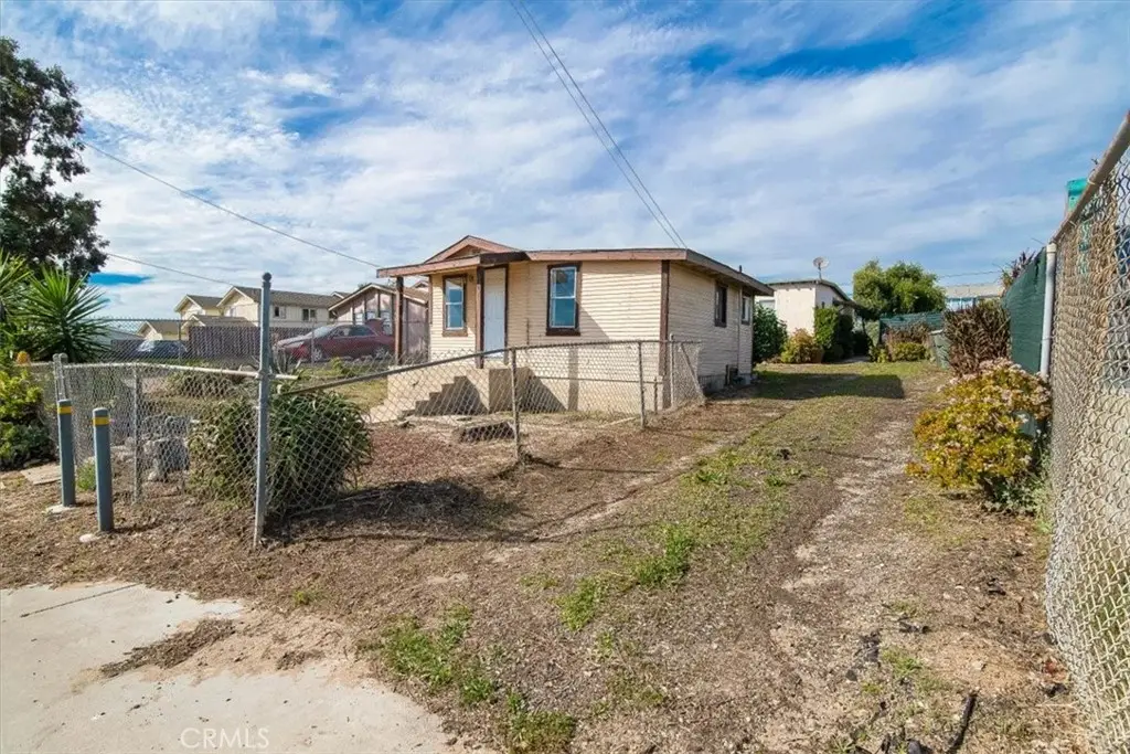 2011 Paso Robles, Oceano, CA 93445 - #1
