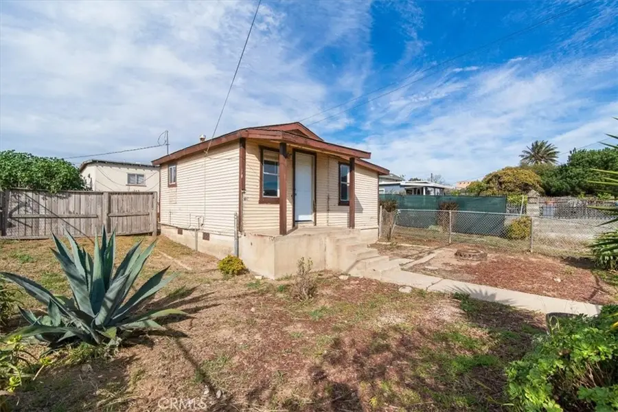 2011 Paso Robles, Oceano, CA 93445 - #2