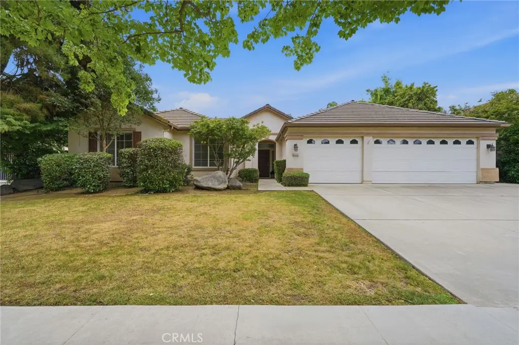 6111 W Pryor Court, Visalia, CA 93277 - #1