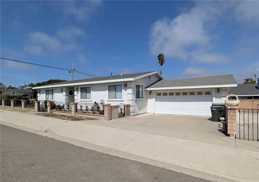 296 N 8th, Grover Beach, CA 93433 - #2