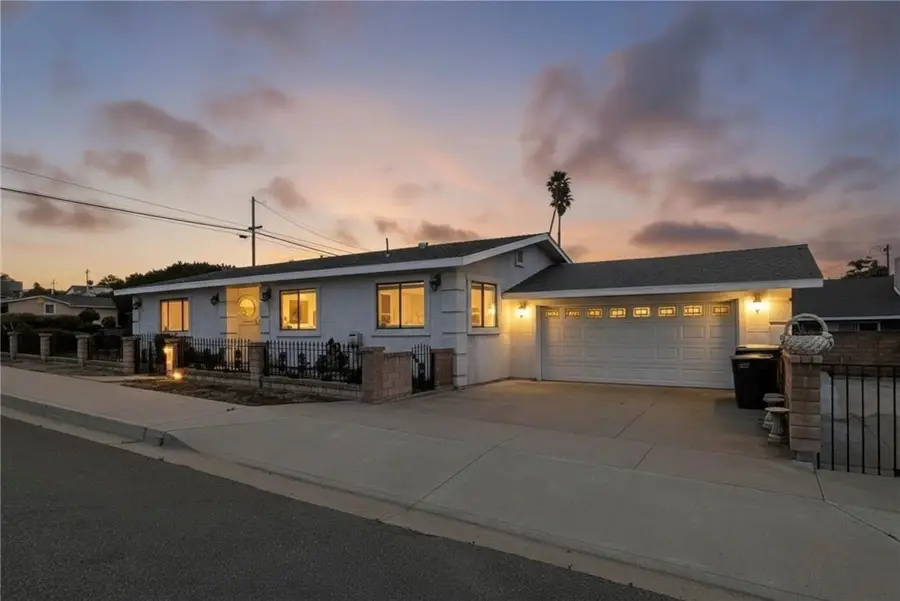 296 N 8th, Grover Beach, CA 93433 - #3