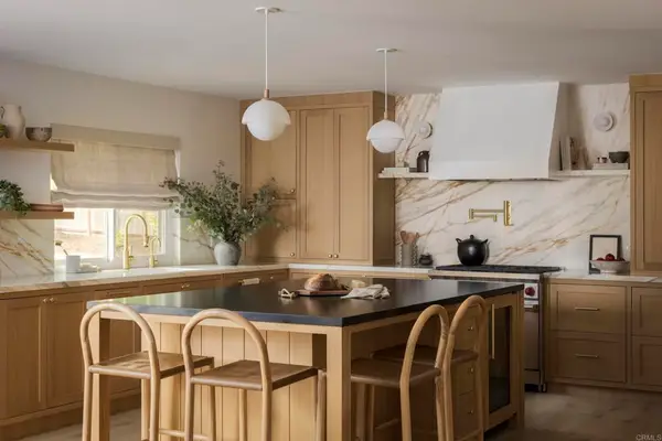 710 Edelweiss Lane, Encinitas, CA 92024