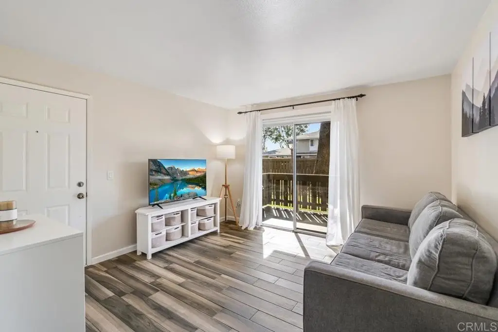 2528 White Oak Place #5, Escondido, CA 92027 - Image #1