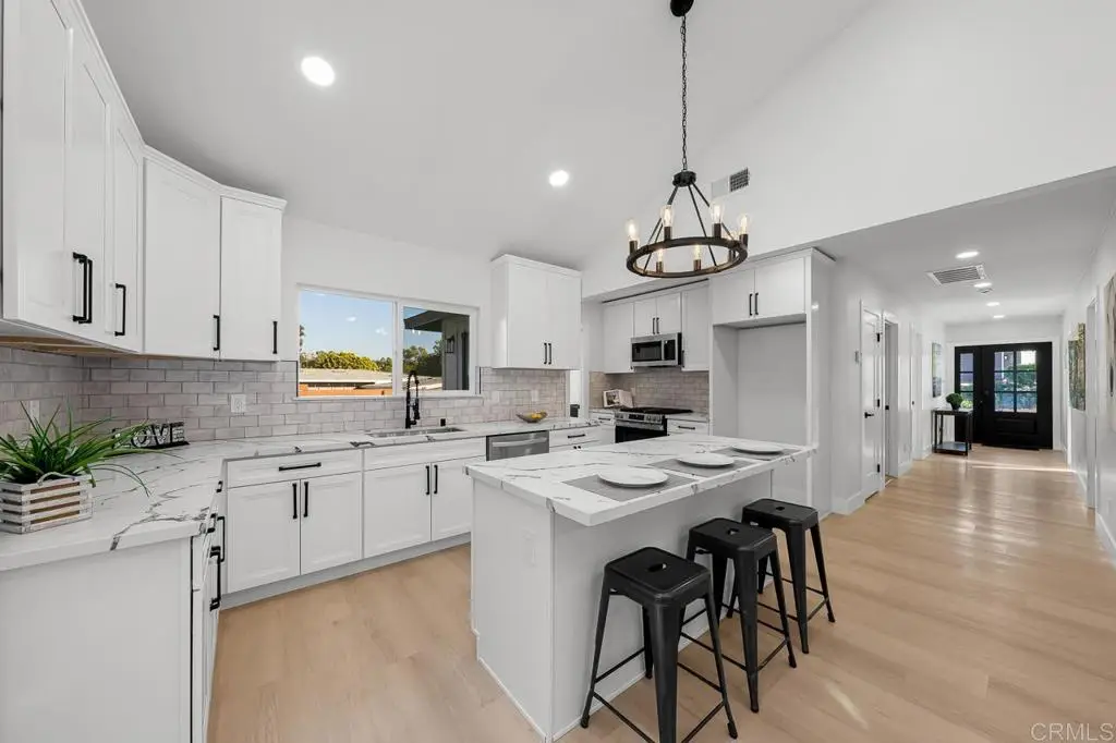 7118 Stanford Ave., La Mesa, CA 91942 - Image #1