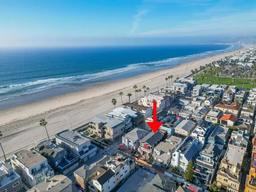 720 Devon Court, San Diego, CA 92109 - Image #2