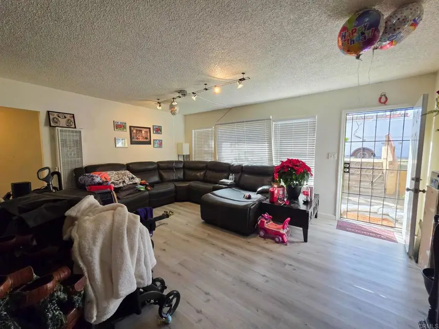 819 821 Raven Street, San Diego, CA 92102 - Image #2