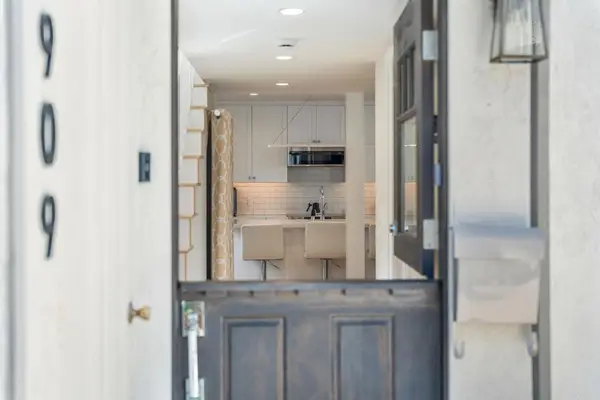 909 Olive Avenue, Coronado, CA 92118