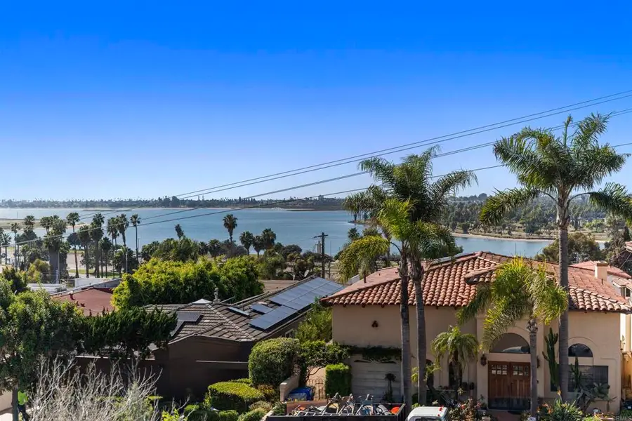 2841 Lloyd Street, San Diego, CA 92117 - #2