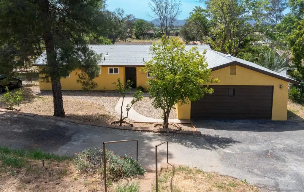 1121 11th Street, Ramona, CA 92065 - #1