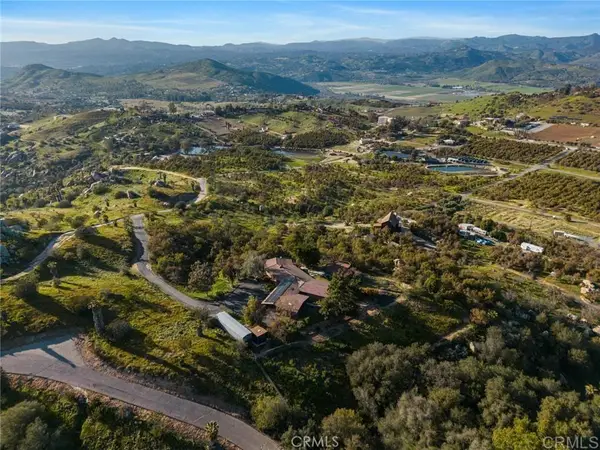 15735 Highland Valley Road, Escondido, CA 92025