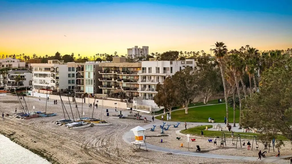 1251 Parker Pl. #2J, San Diego, CA 92109 - #1