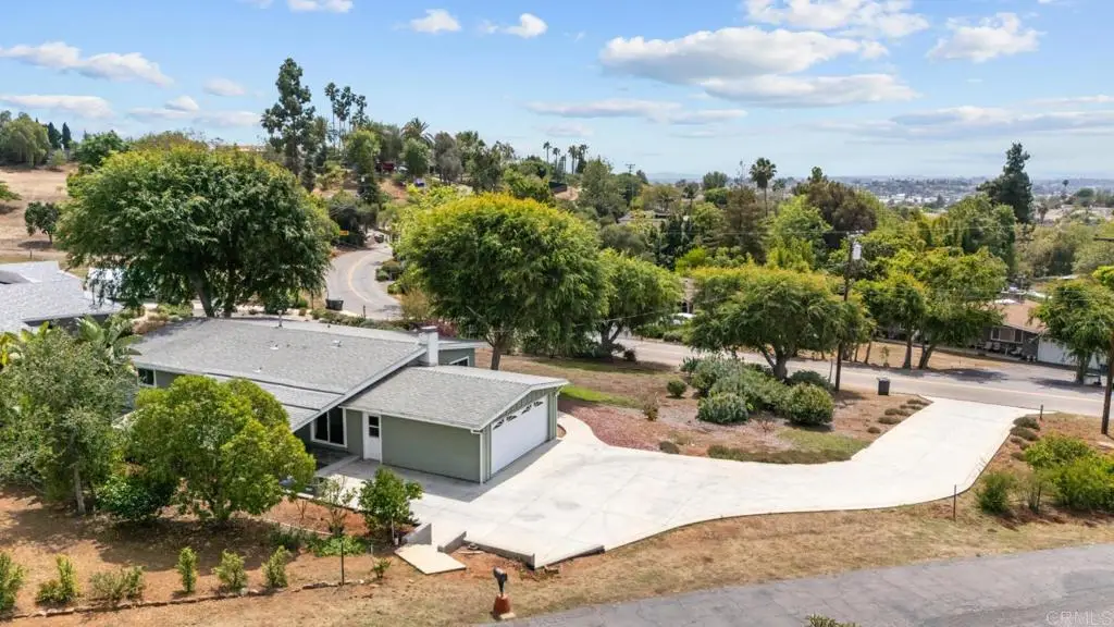 2091 Warmlands Ave, Vista, CA 92084 - #1