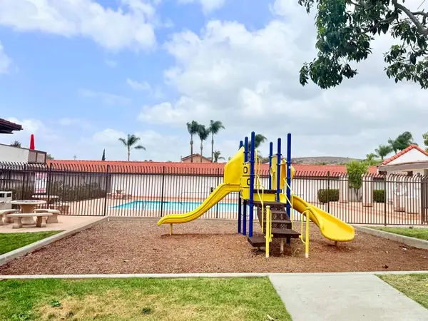 9877 Caspi Gardens Dr #8, Santee, CA 92071