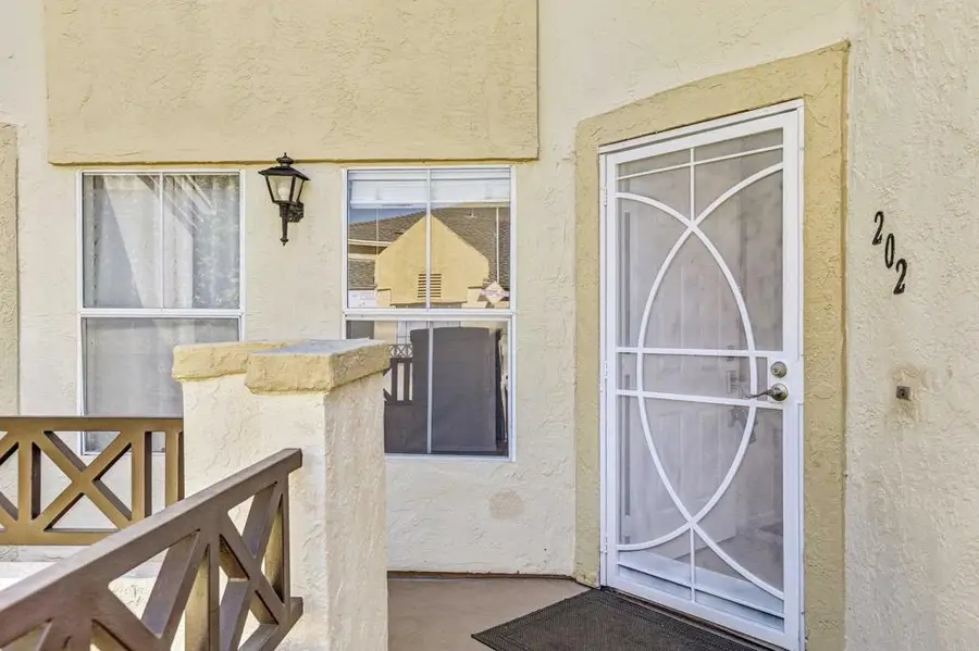2063 Lakeridge Circle 202, Chula Vista, CA 91913 - #3