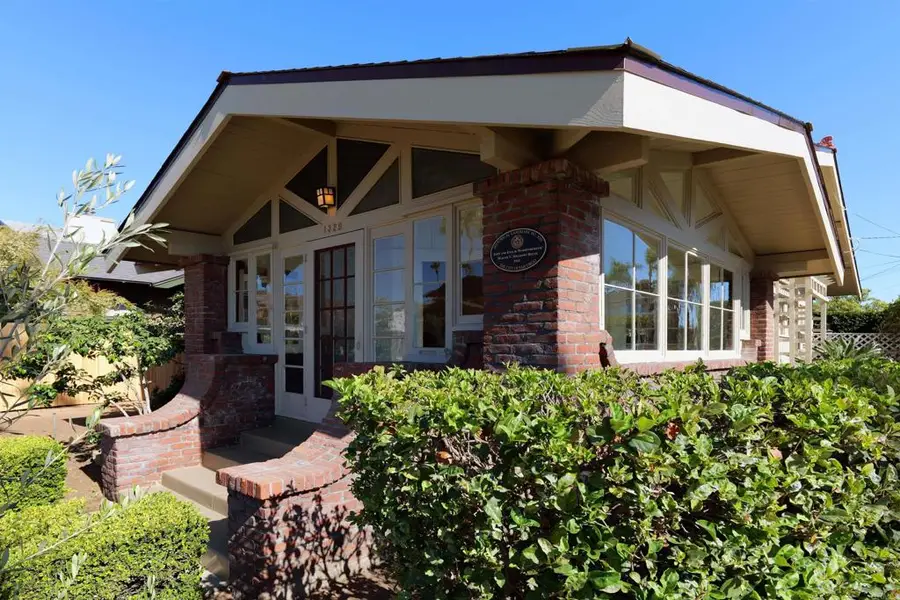 1329 Fort Stockton Dr, San Diego, CA 92103 - #3