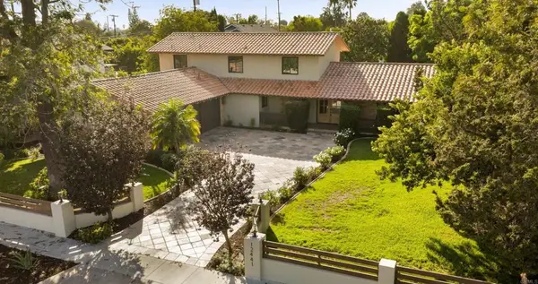 12441 La Bella Dr, Santa Ana, CA 92705