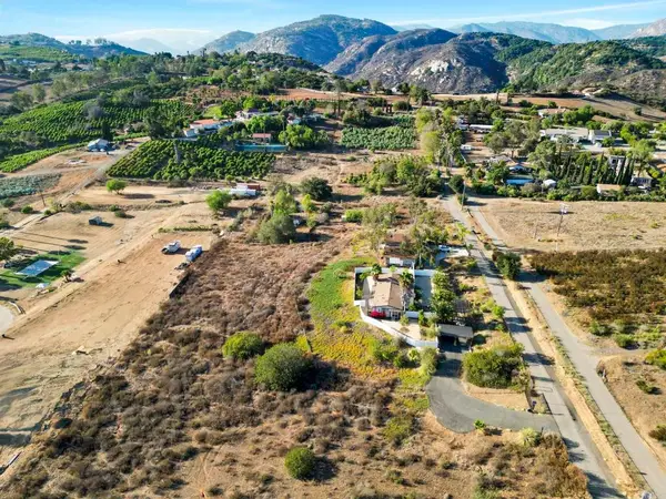 9383 85 W Lilac Road, Escondido, CA 92026