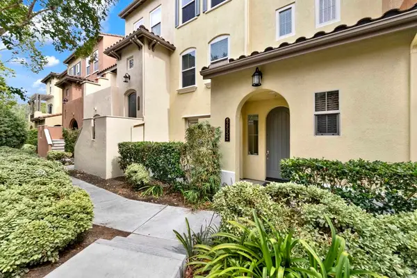2552 Escala Cir, San Diego, CA 92108