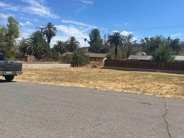 O Mcbride Avenue, Lake Elsinore, CA 92530