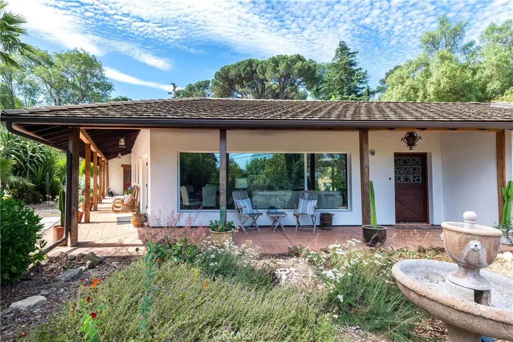 2 Chuckwagon Road, Rolling Hills, CA 90274 - Image #1