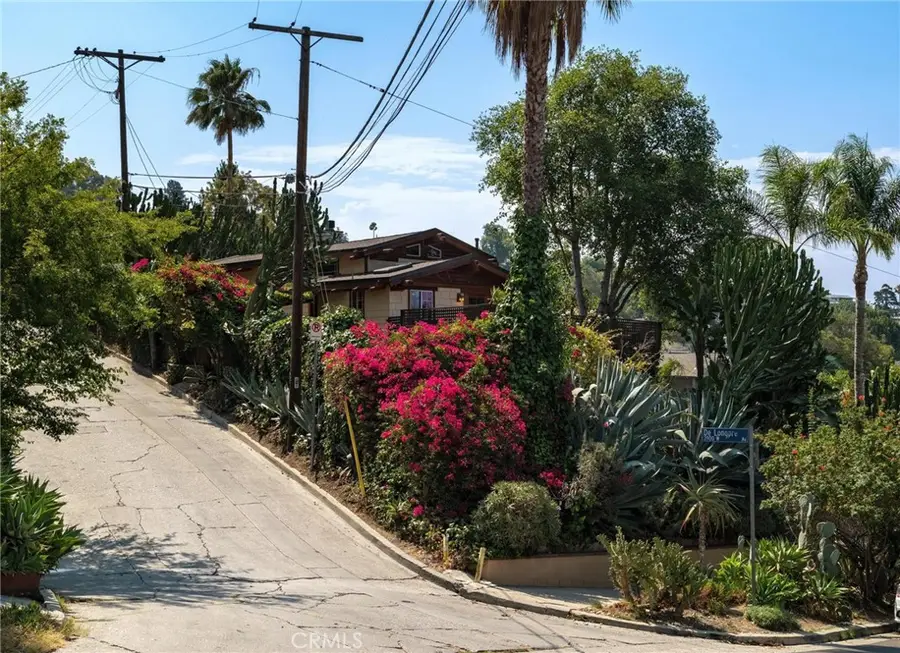 3950 De Longpre Avenue, Los Angeles, CA 90027 - #2