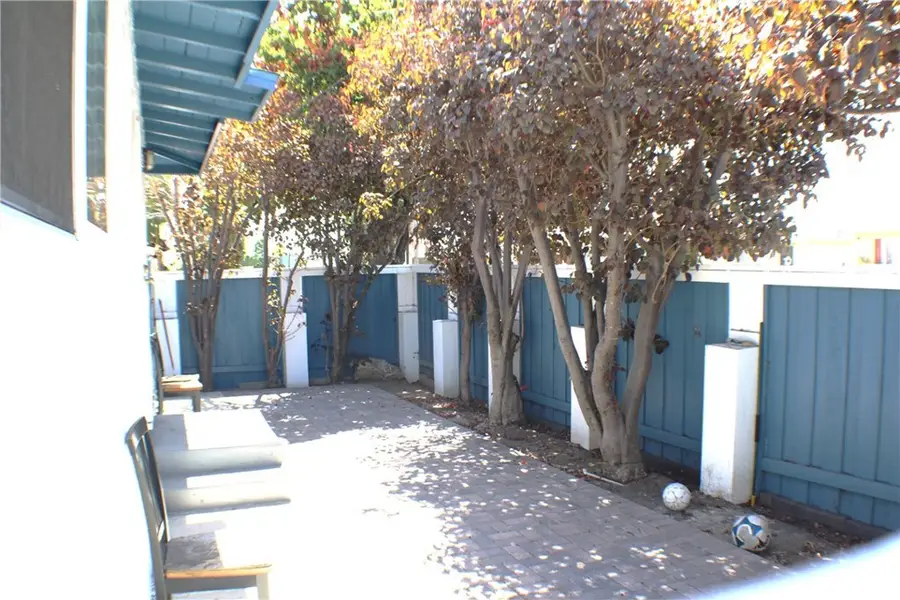 576 W 11th Street, San Pedro, CA 90731 - #3