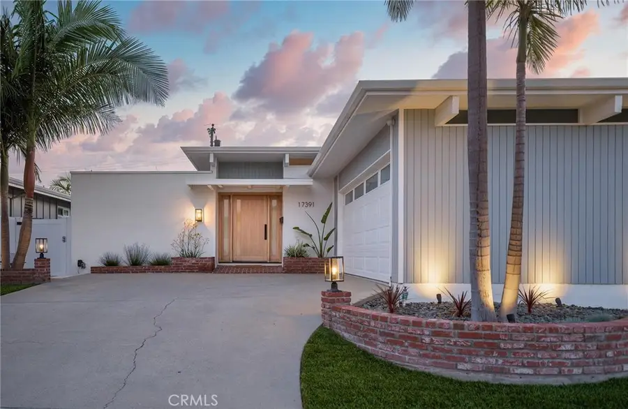 17391 Alta Vista Circle, Huntington Beach, CA 92647 - #3