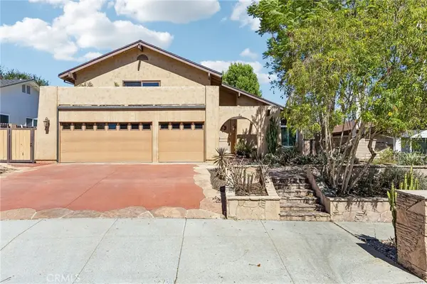 42 Kanan Road, Oak Park, CA 91377