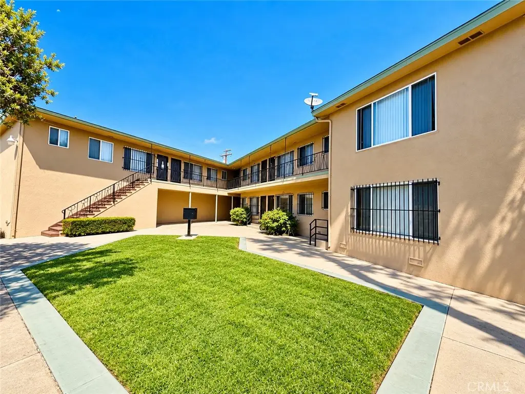 10203 England Avenue, Inglewood, CA 90303 - #1