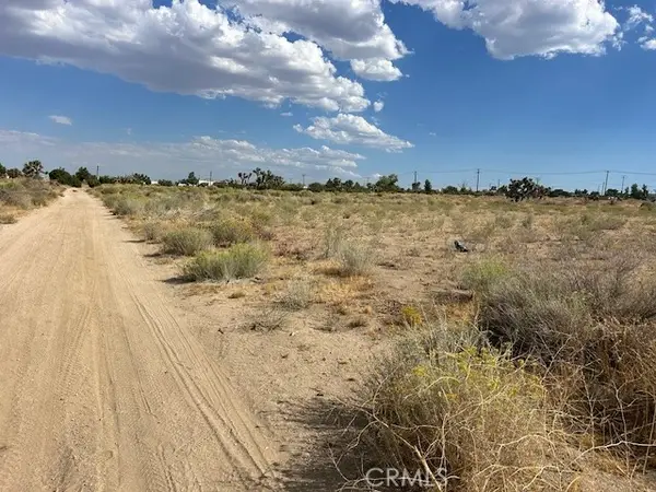 9757 Lebec Road, Phelan, CA 92371