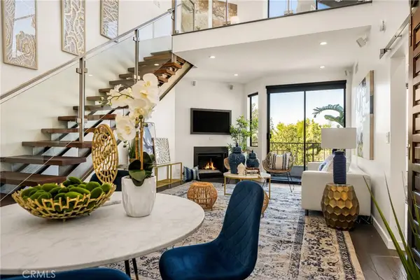 660 N Sweetzer Avenue #302, West Hollywood, CA 90048